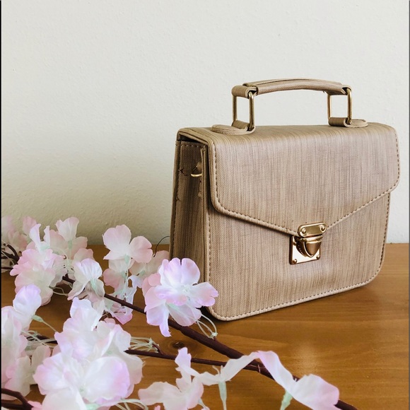 NWT Small Wallet for Young Girls - Picture 1 of 9